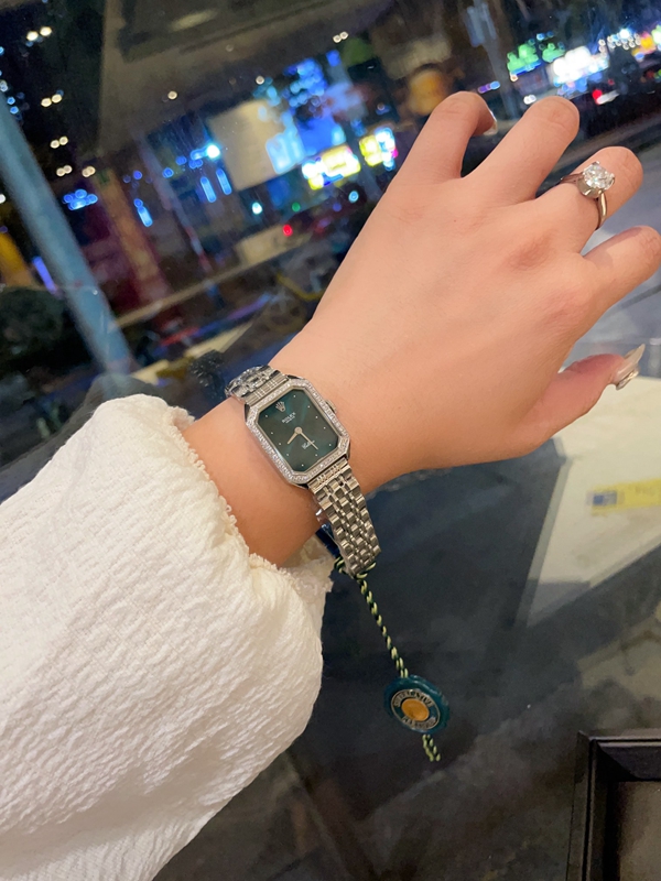 ブランド時計角部分ディテール